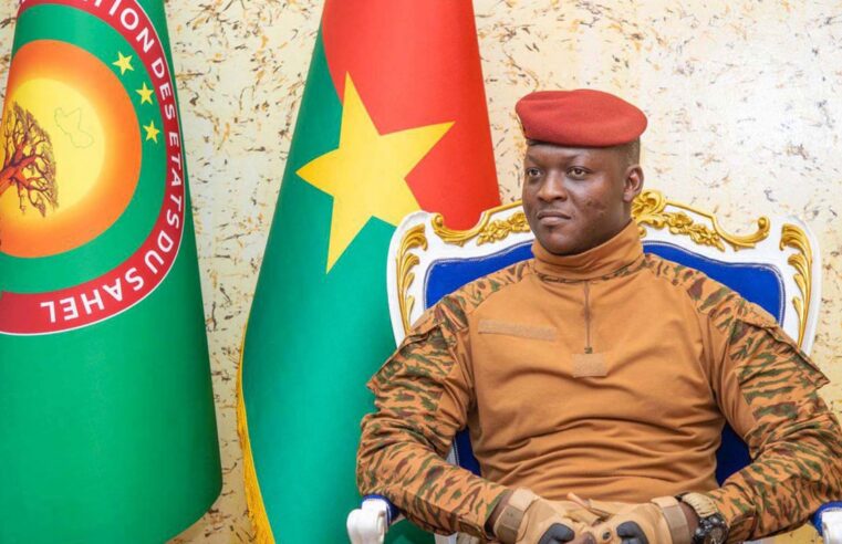 Ibrahim Traoré et la menace d&rsquo;une milice numérique contre la presse au Burkina Faso