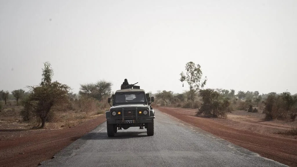 Kouakourou se vide : l&rsquo;offensive du Jnim pousse les habitants à fuir au Mali
