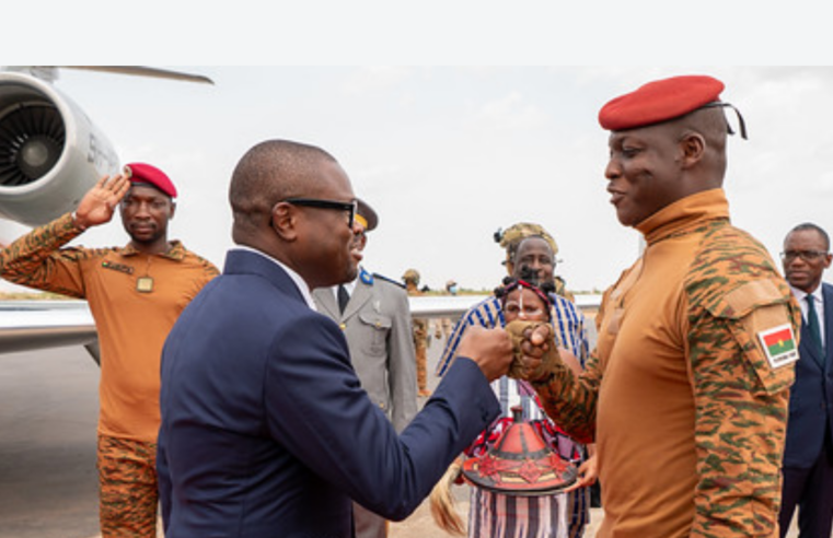 Un front uni contre l&rsquo;insécurité : le Bénin et le Burkina Faso lancent des patrouilles conjointes à Koualou