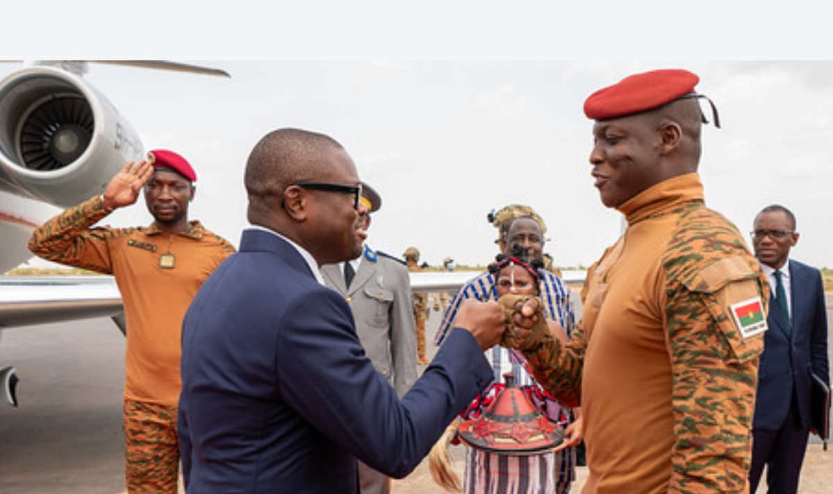 Un front uni contre l&rsquo;insécurité : le Bénin et le Burkina Faso lancent des patrouilles conjointes à Koualou