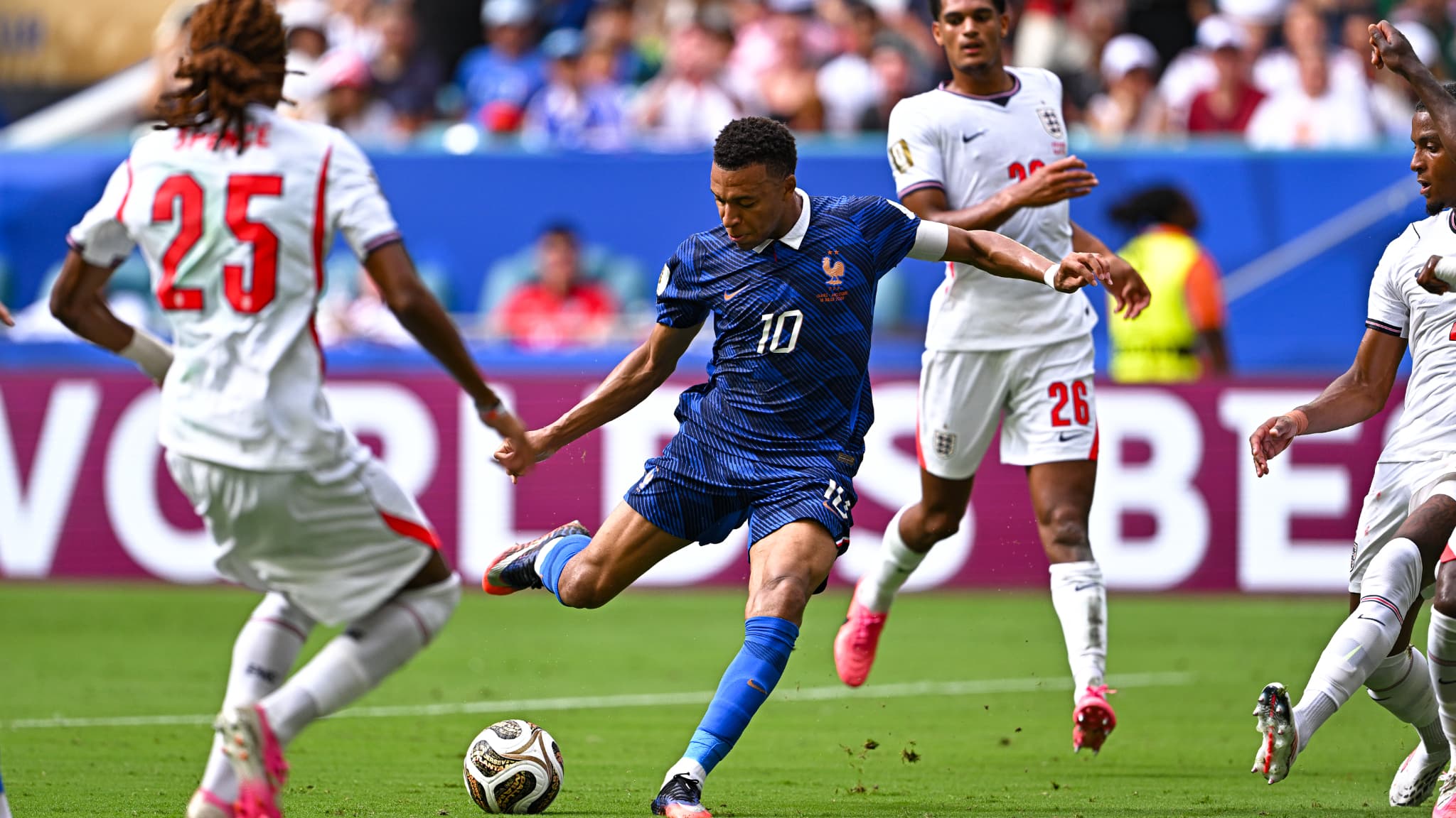 Une petite finale d&rsquo;anthologie : la presse européenne stupéfaite par le duel France-Angleterre au mondial 2026