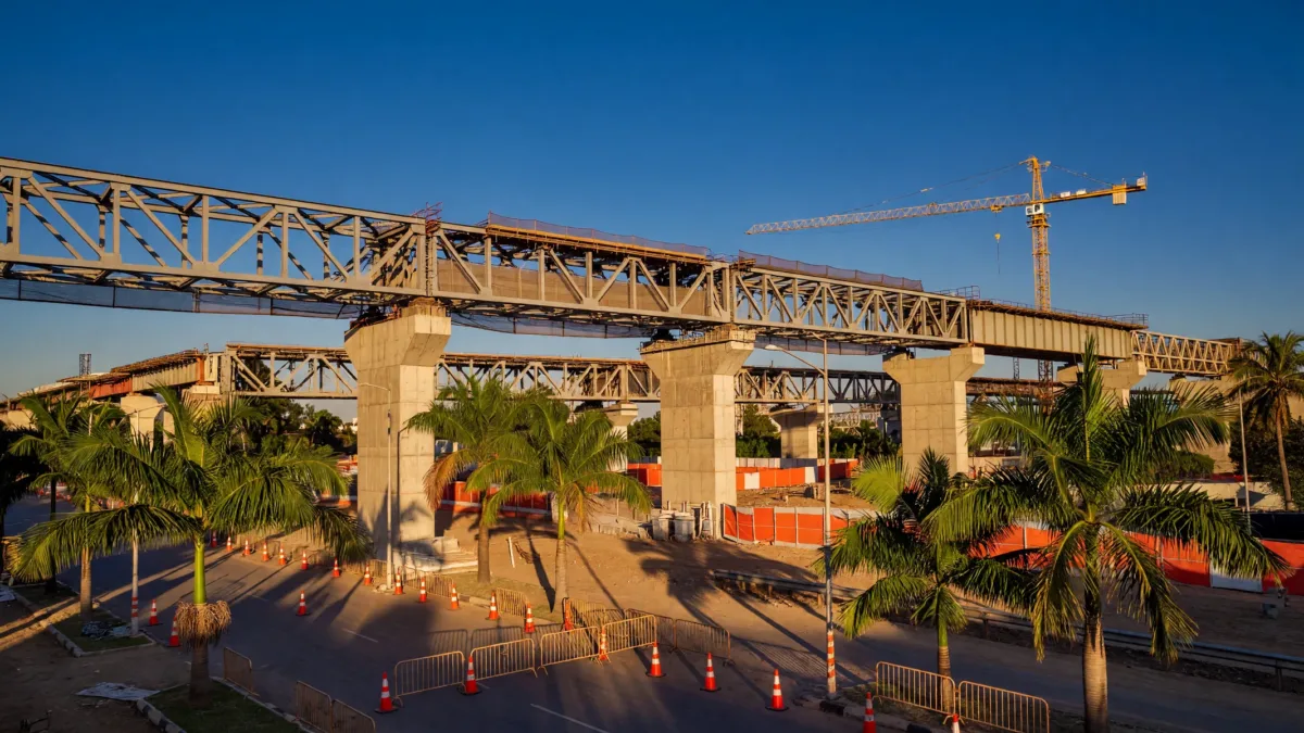 Abidjan la rue des caraïbes fermée pour le chantier du métro