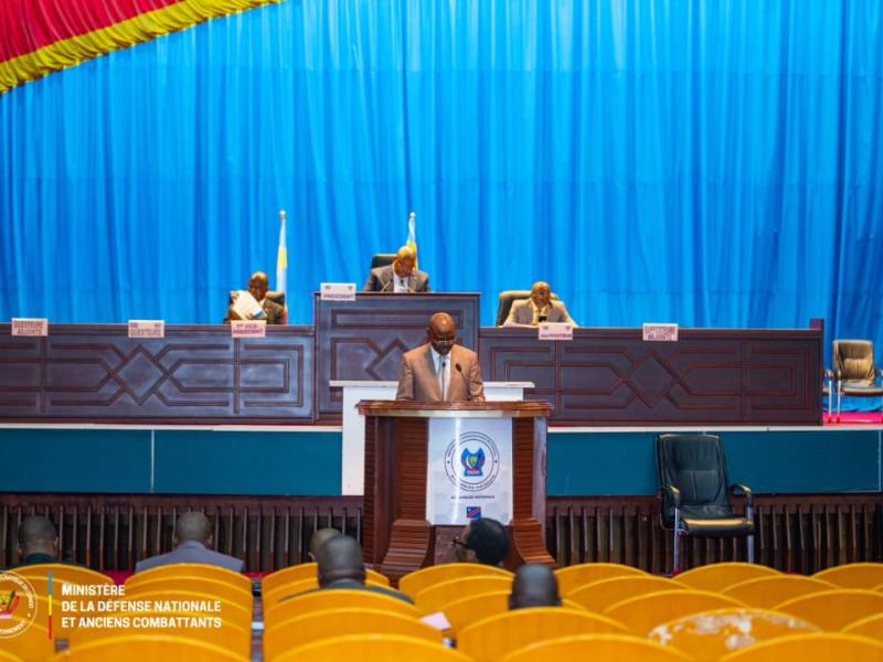 Loi militaire 2027-2030 : les députés congolais lancent son examen