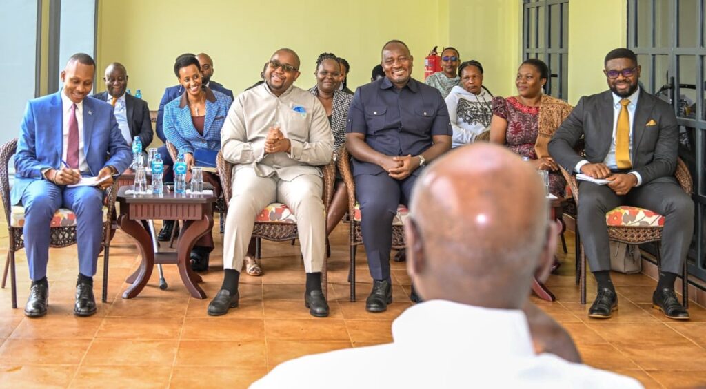 Tshisekedi dépêche son envoyé spécial auprès de Museveni pour renforcer la coopération avec l&rsquo;Ouganda