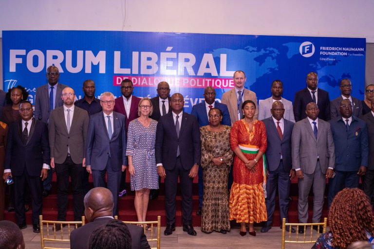 Côte d&rsquo;Ivoire : deux voix influentes poussent pour un partenariat migratoire équilibré avec l&rsquo;europe