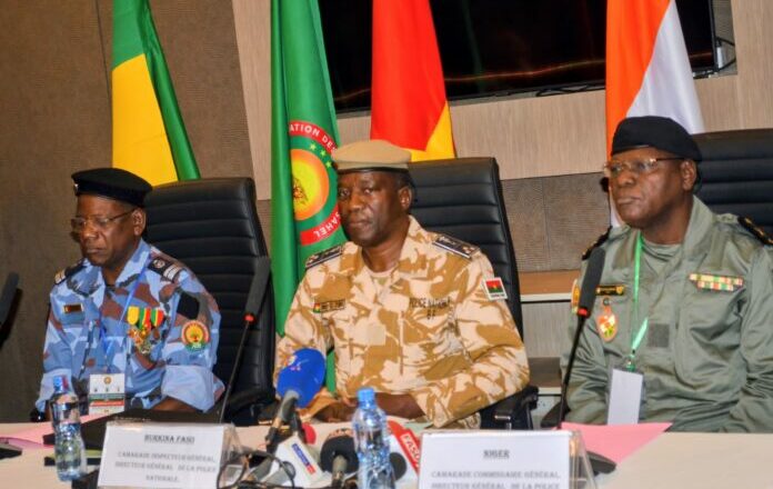 Coopération policière au Sahel : les chefs de police du Burkina Faso, du Mali et du Niger unissent leurs forces