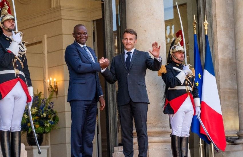 Le président gabonais Oligui Nguema reçu avec les honneurs à Paris
