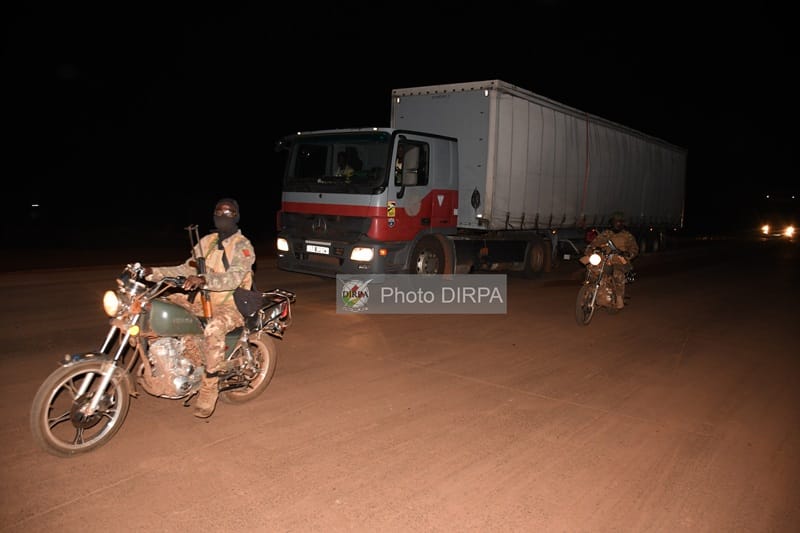 Les FAMa sécurisent un convoi massif de 940 camions entre Kayes et Bamako