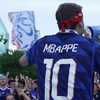 France - Espagne : les supporters des Bleus gonflés à bloc avant le coup d'envoi (France 2)