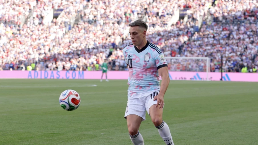 Leandro Trossard en tenue du Besiktas
