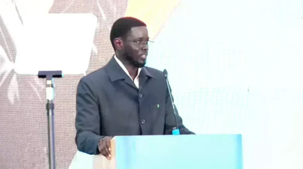 Discours du président Bassirou Diomaye Faye Le président Bassirou Diomaye Faye lors d'un discours solennel