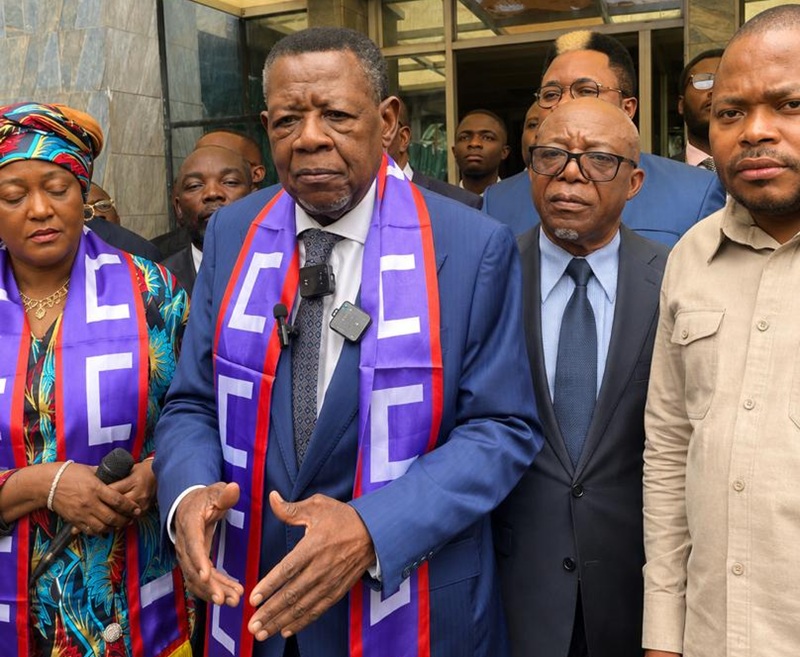 Lambert Mende : le maintien de Tshisekedi au pouvoir, une nécessité face à l&rsquo;agression rwandaise en RDC
