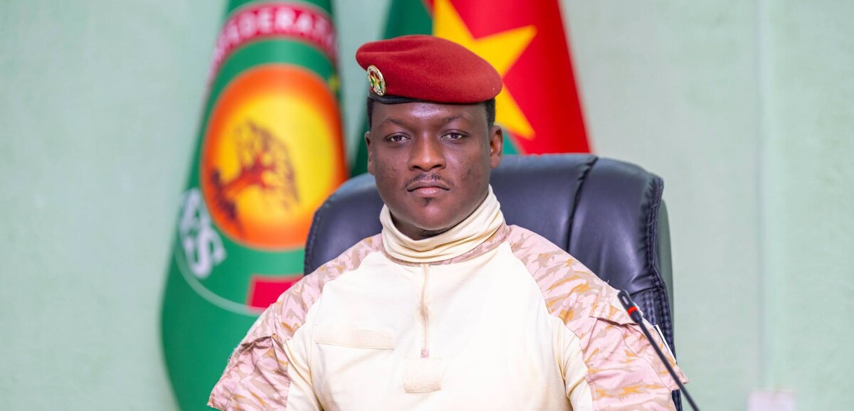 Au Burkina Faso, des journalistes en immersion militaire : le patriotisme à l&rsquo;épreuve de l&rsquo;information