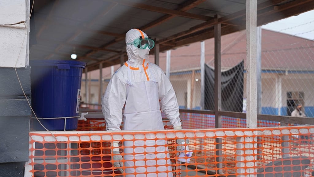 Ébola en rdc : bilan alarmant de 2 000 morts et urgence sanitaire