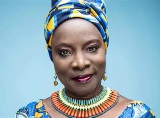 Une étoile pour Angélique Kidjo : la reconnaissance mondiale d&rsquo;une icône africaine