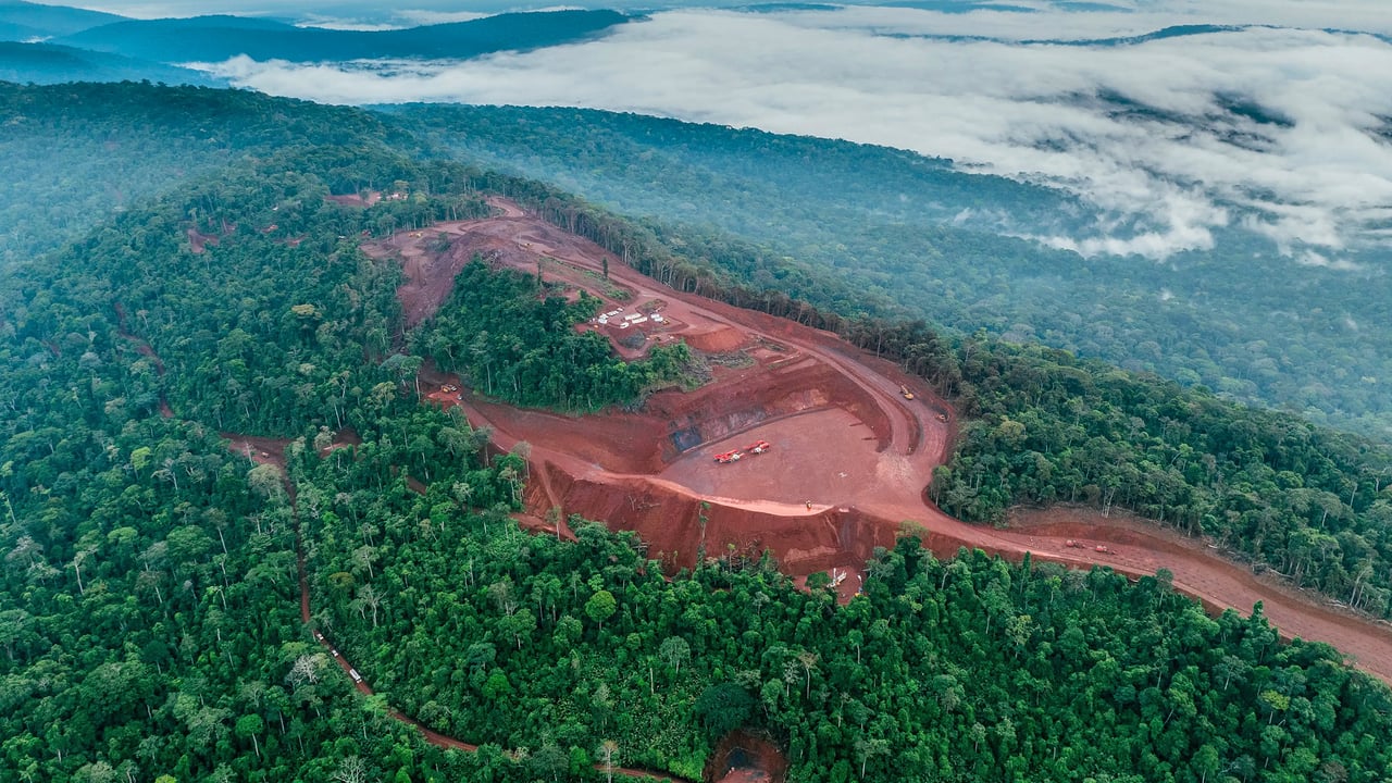 Le fer gabonais : les ambitions de Fortescue à Belinga face à Libreville