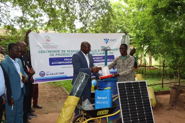 Des jeunes togolais de Kpomé deviennent entrepreneurs grâce à un soutien concret