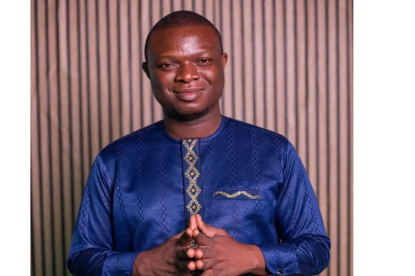 Portrait de Julien Kandé Kansou, poète et membre du parti Les Démocrates au Bénin