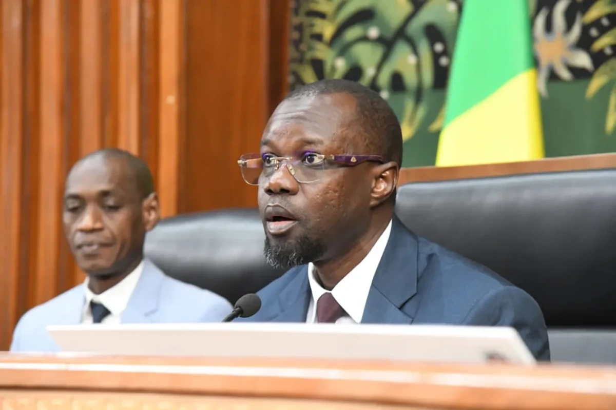 Ousmane Sonko lors d'un meeting à Linguère Ousmane Sonko s'exprime sur la dissolution de l'Assemblée nationale lors d'un meeting à Linguère