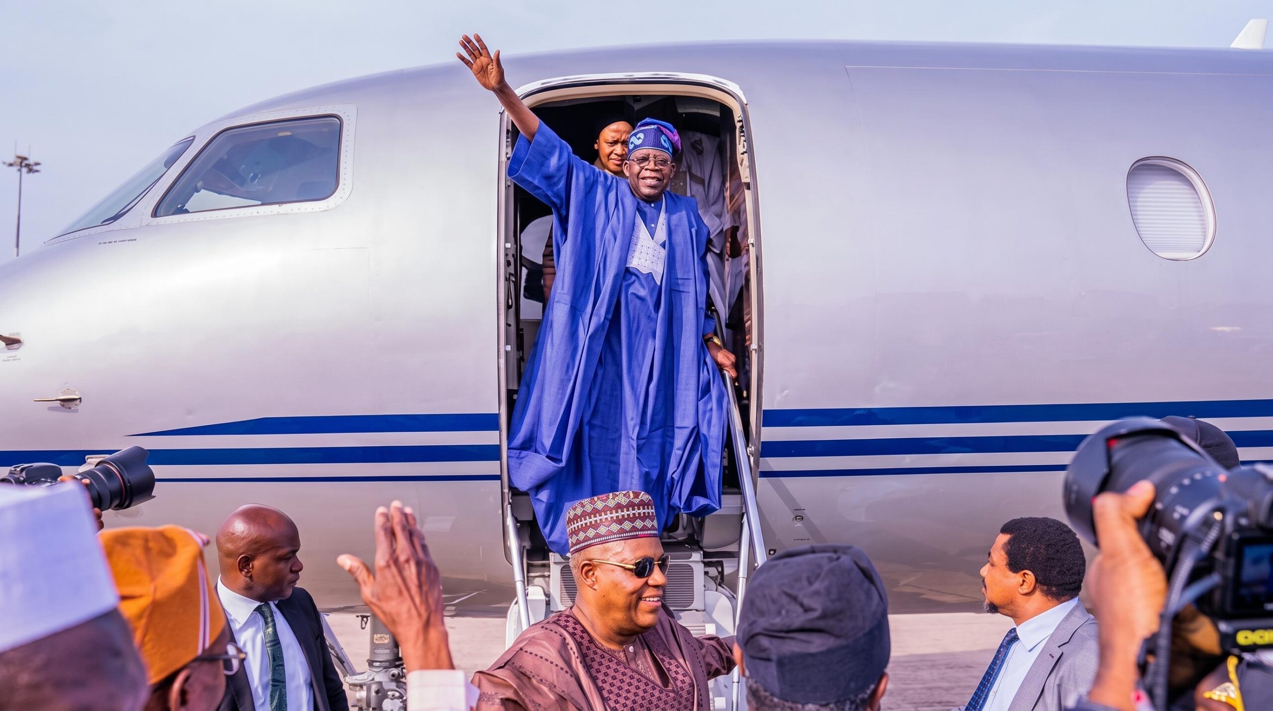 Retour de tinubu à Lagos : quelles répercussions réelles pour les nigérians à la veille de l&rsquo;indépendance ?